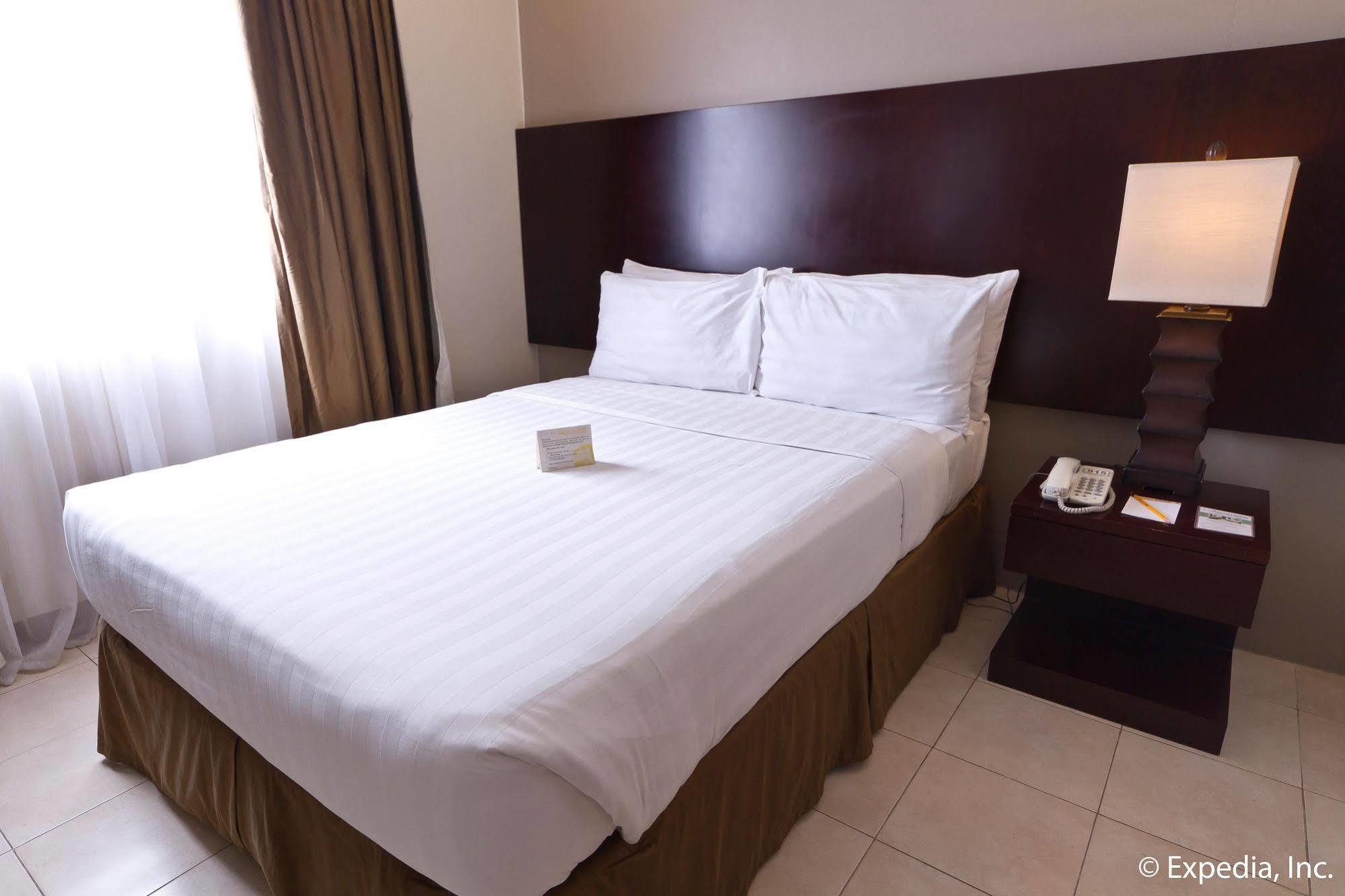 Alpa City Suites Hotel Cebu Zewnętrze zdjęcie